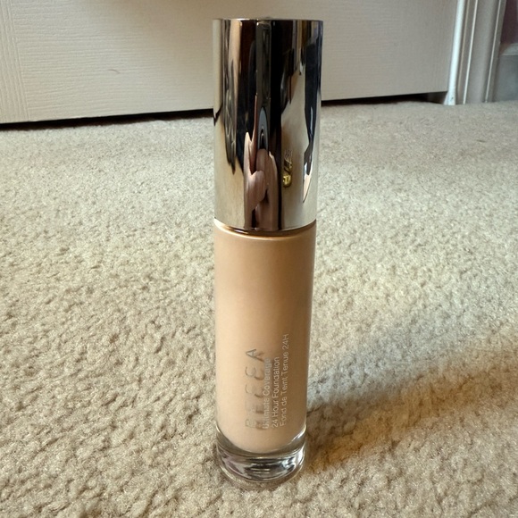 NWT BECCA 24 Hour Long Wear Foundation in Porcelain - Picture 4 of 5